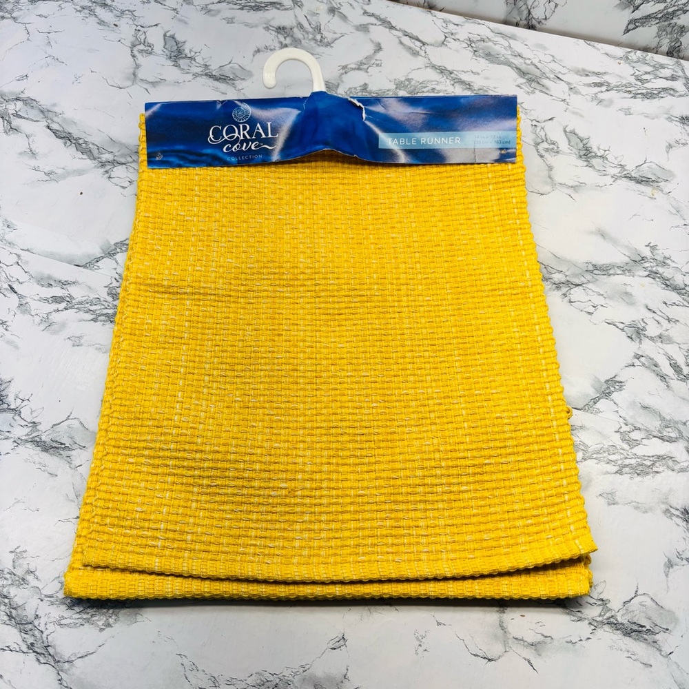 Coral Cove 100% Cotton Yellow Runner new with Tags